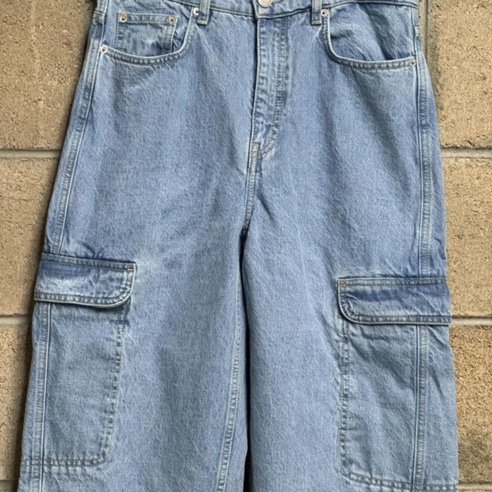 Light Wash Denim Cargo Jeans - Picture 2 of 4